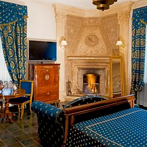 Отель Castello Della Castelluccia