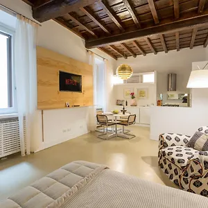  Apartment Gold Spanish's Steps